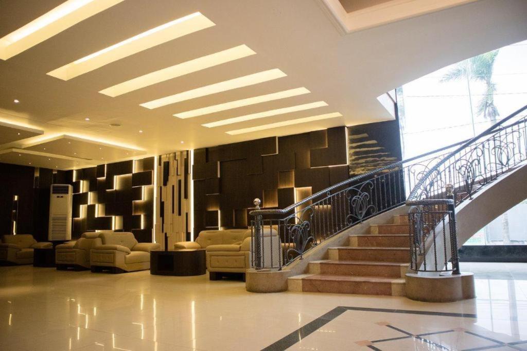 Karlita Hotel Tegal Экстерьер фото