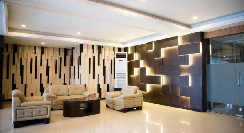 Karlita Hotel Tegal Экстерьер фото
