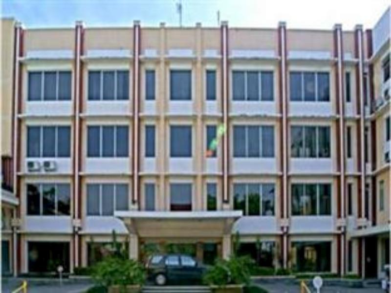 Karlita Hotel Tegal Экстерьер фото