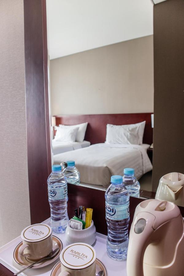 Karlita Hotel Tegal Экстерьер фото